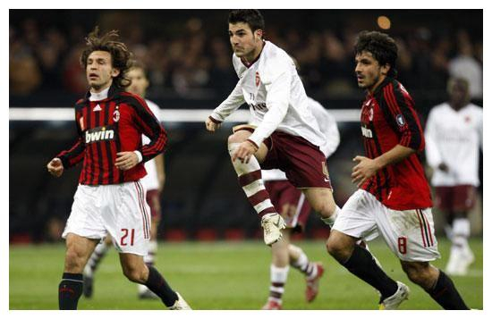 米兰双雄同校交手,传统强队实力对比尽显的简单介绍 米兰双雄同校交手,传统强队实力对比尽显的简单介绍