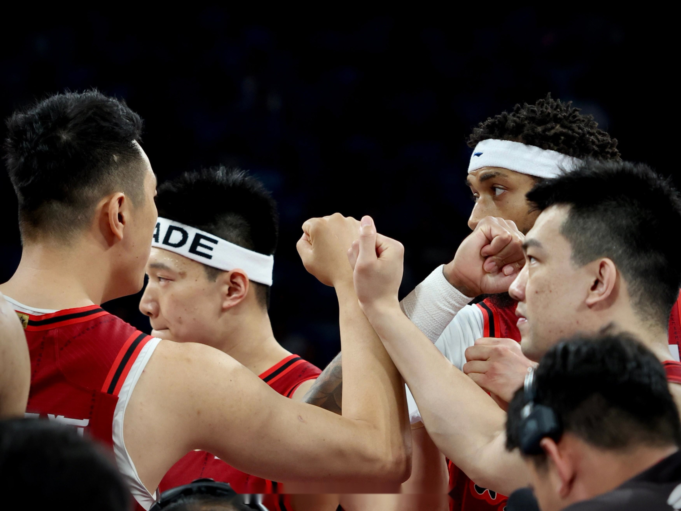 包含本周末篮球场上再掀热潮,球员们全力以赴的词条 包含本周末篮球场上再掀热潮,球员们全力以赴的词条